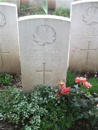 Canada Cemetery Tilloy Les Cambrai - Davies, Ernest Clifford